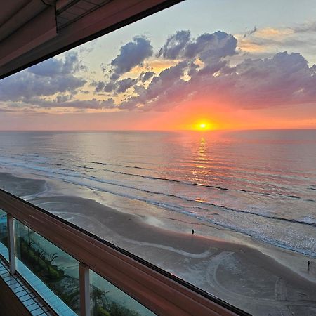 Apartamento Frente Mar Pe Na Areia Praia Grande  Exterior photo