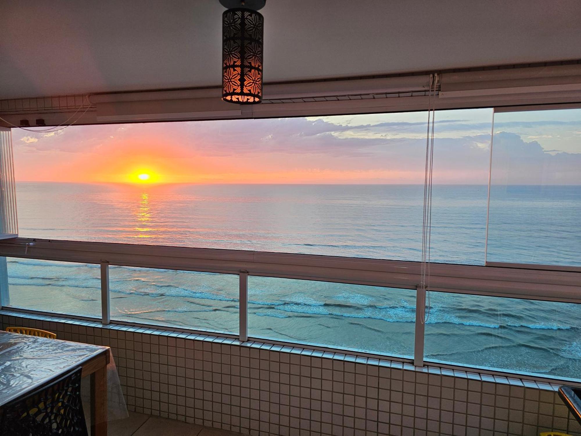 Apartamento Frente Mar Pe Na Areia Praia Grande  Exterior photo